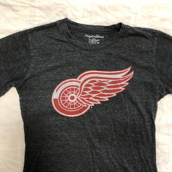 3/$25 ❥ NHL Detroit Red Wings Hockey Long-Sleeve Cotton Stretch Logo Tee XL - Picture 2 of 13